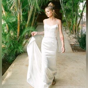Elegant White Satin Spaghetti Strap Wedding Dress